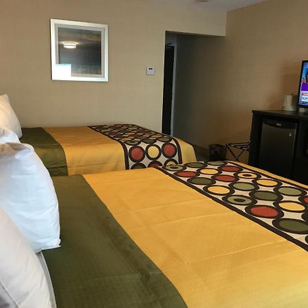Bay Hill Inns & Suites Neepawa Esterno foto