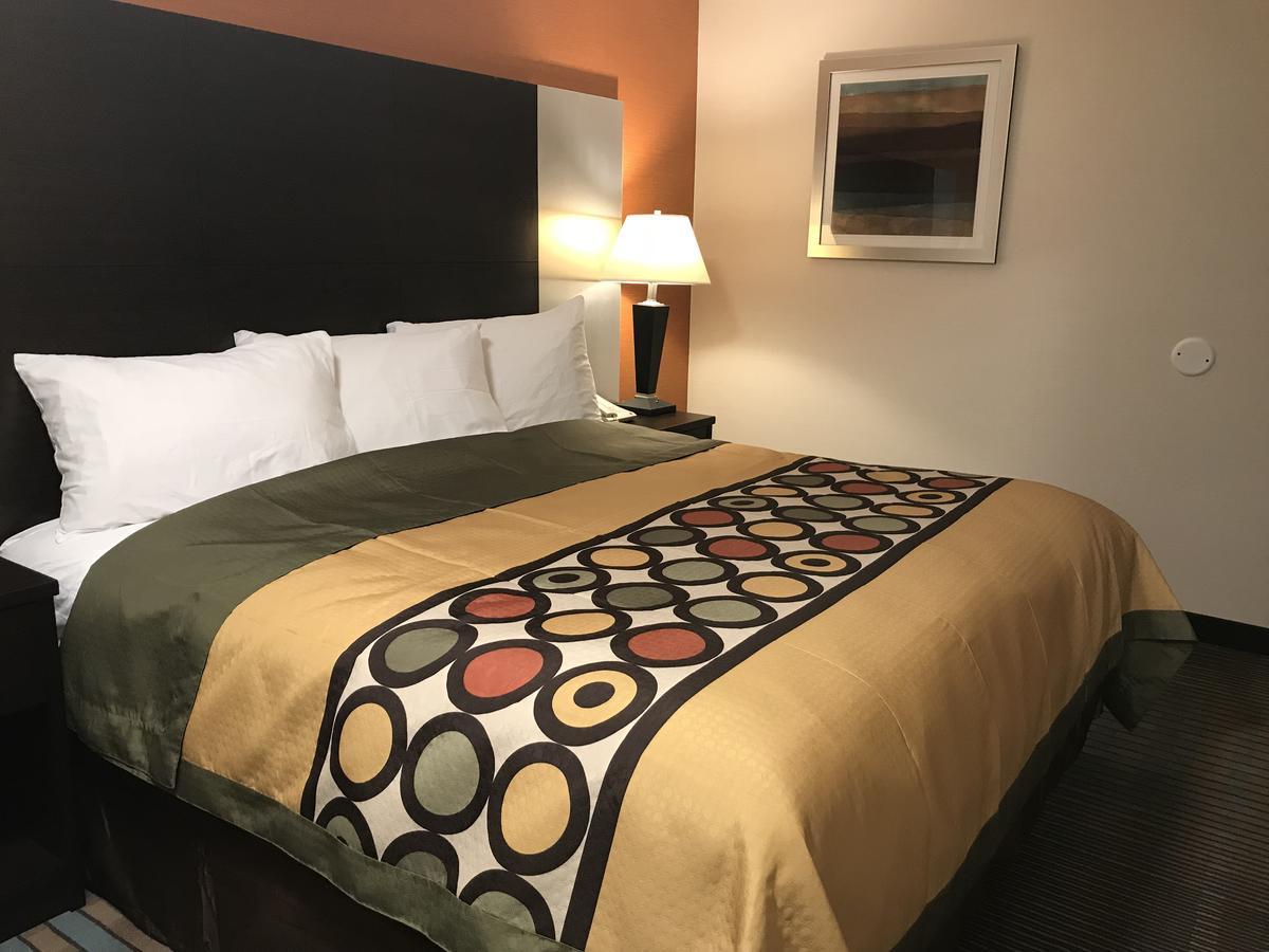 Bay Hill Inns & Suites Neepawa Esterno foto