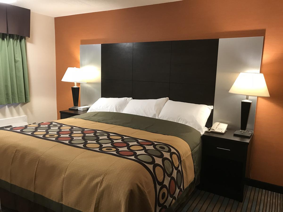 Bay Hill Inns & Suites Neepawa Esterno foto