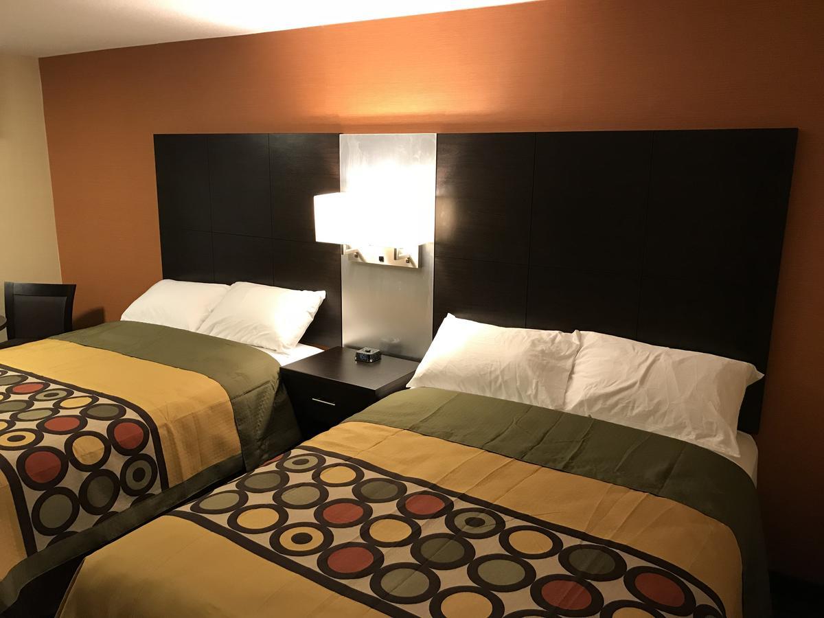 Bay Hill Inns & Suites Neepawa Esterno foto