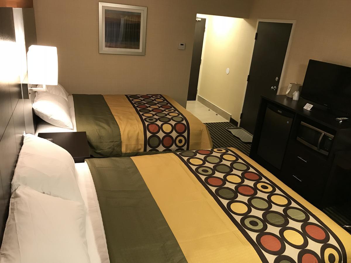 Bay Hill Inns & Suites Neepawa Esterno foto
