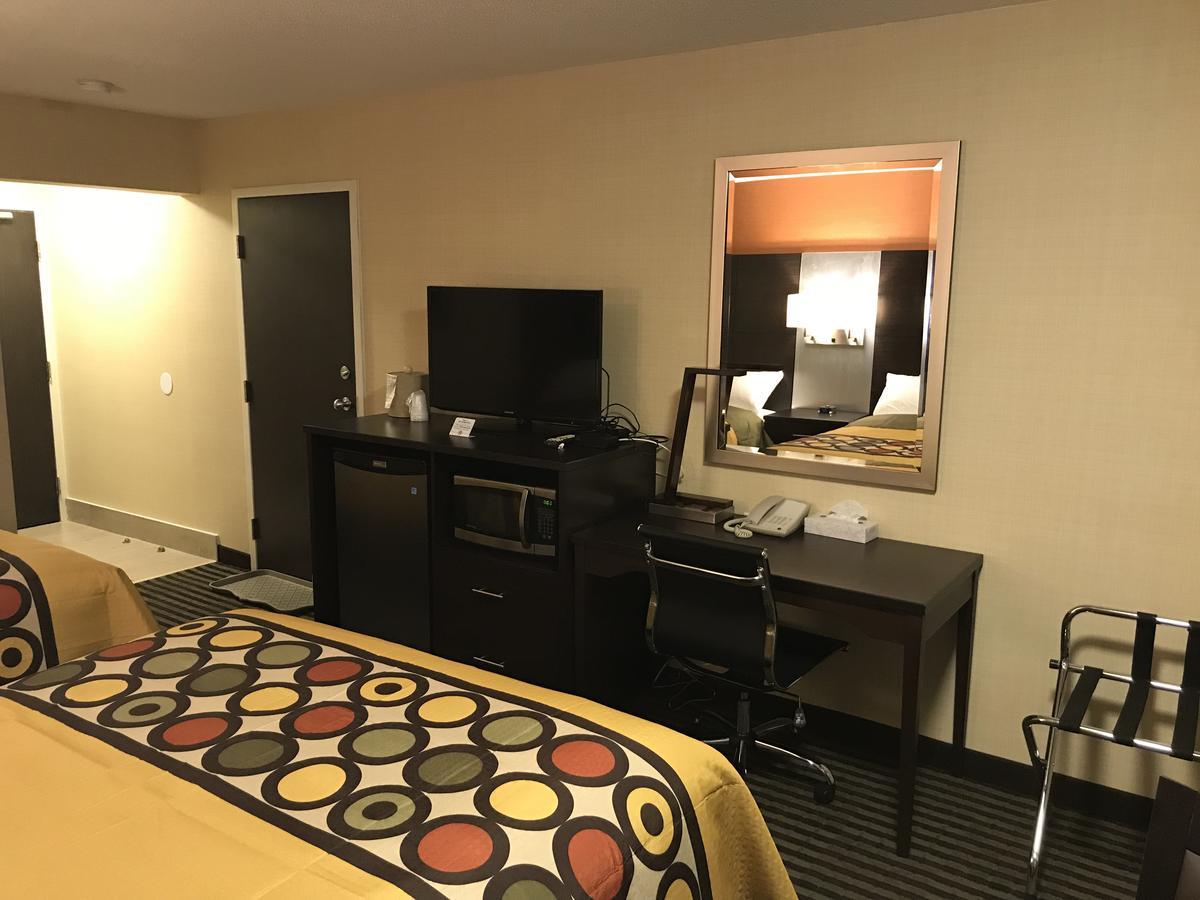 Bay Hill Inns & Suites Neepawa Esterno foto