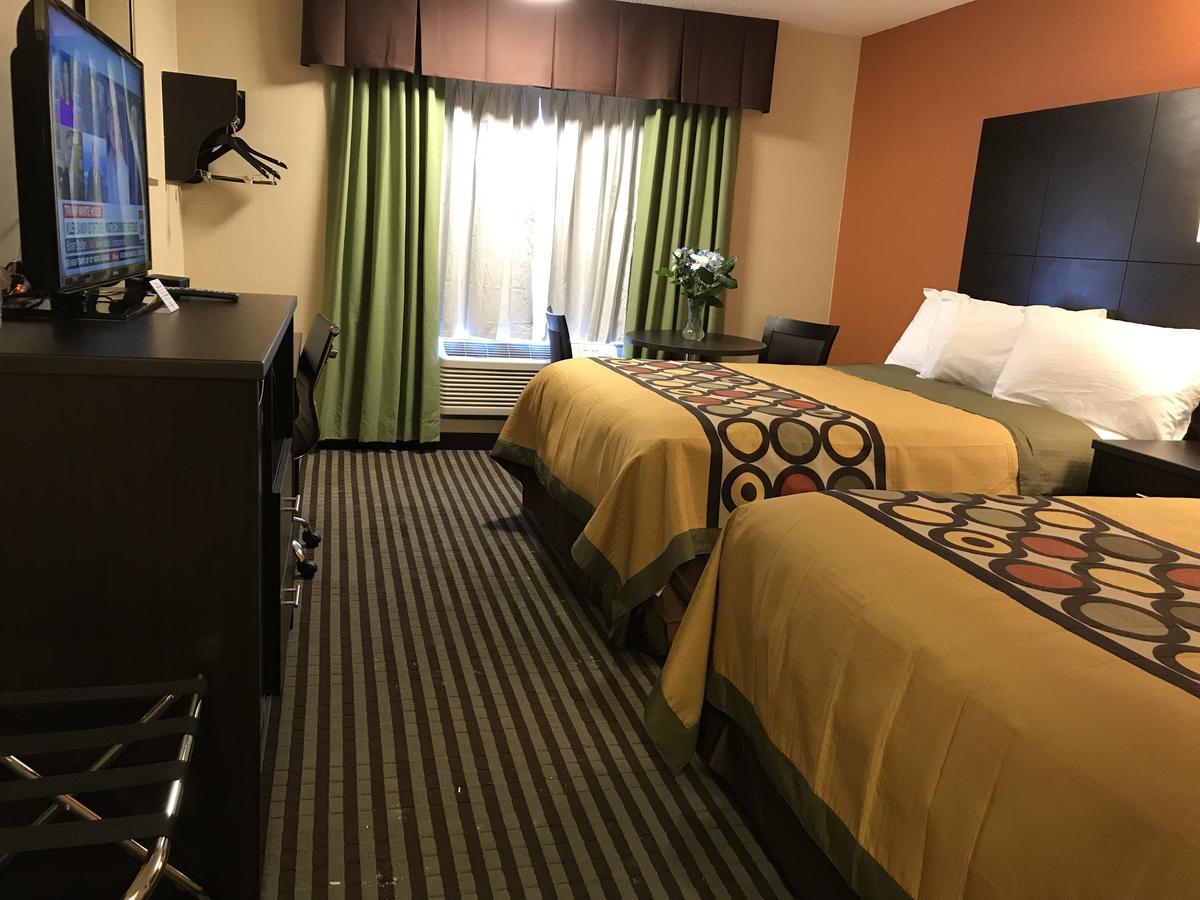 Bay Hill Inns & Suites Neepawa Esterno foto