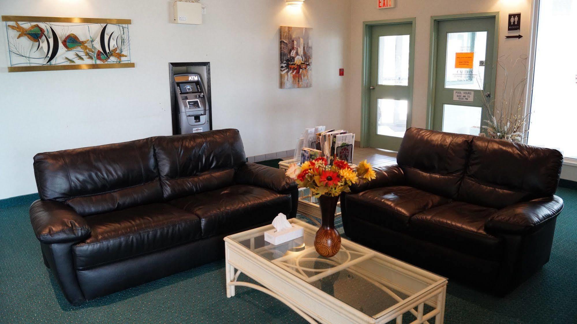 Bay Hill Inns & Suites Neepawa Esterno foto