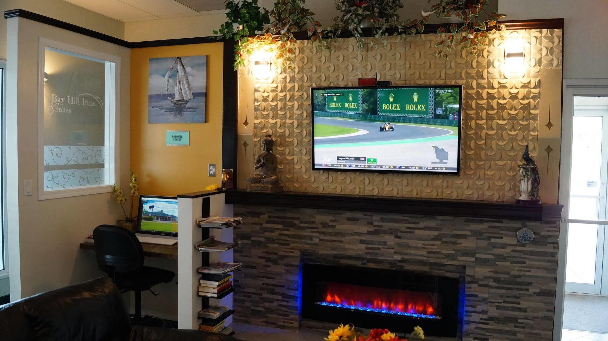 Bay Hill Inns & Suites Neepawa Esterno foto