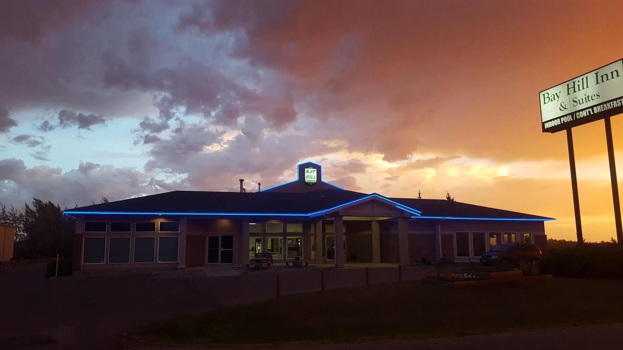 Bay Hill Inns & Suites Neepawa Esterno foto