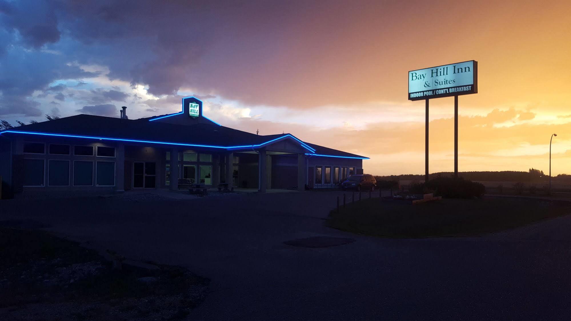 Bay Hill Inns & Suites Neepawa Esterno foto