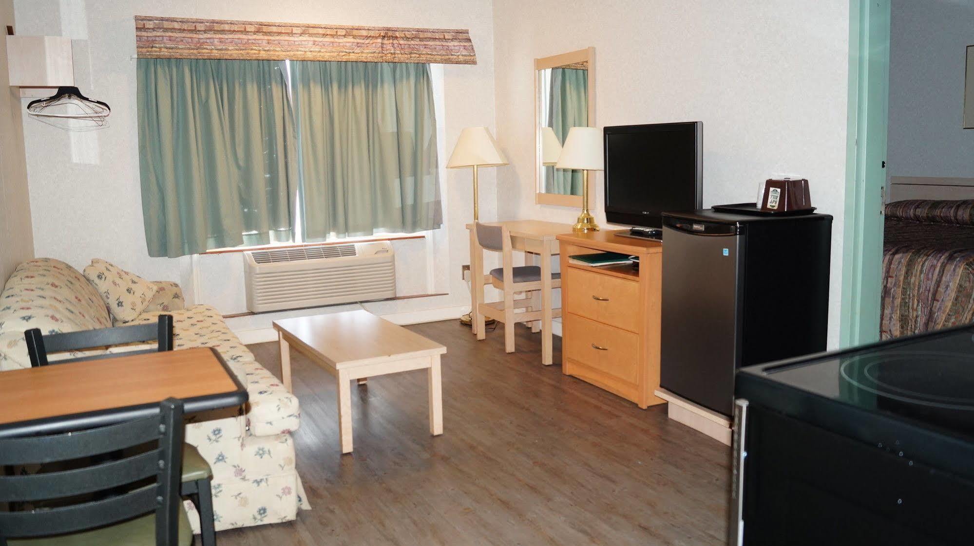 Bay Hill Inns & Suites Neepawa Esterno foto