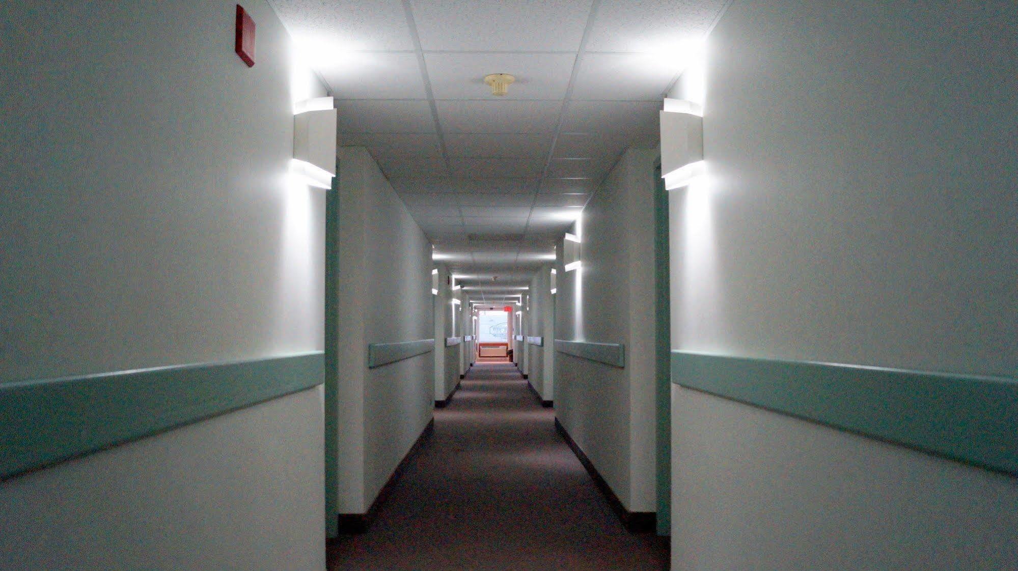 Bay Hill Inns & Suites Neepawa Esterno foto