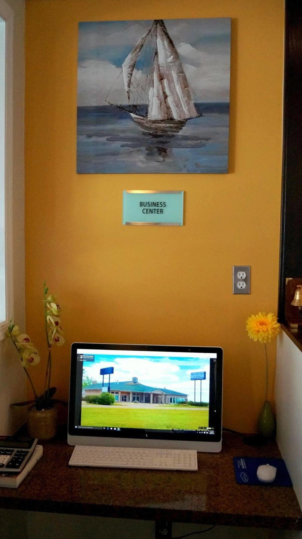 Bay Hill Inns & Suites Neepawa Esterno foto